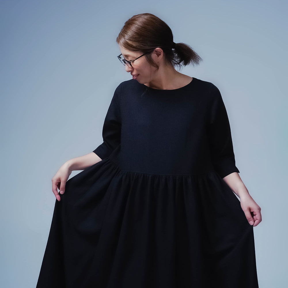 【soco】裾がなびく エンブロイダリーレース ドレス / 黒色 a022m-bck2