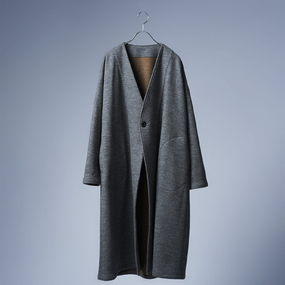 【soco】贅沢な一着ウール100% ノーカラーコート / グレー×キャメル h022t-gry3